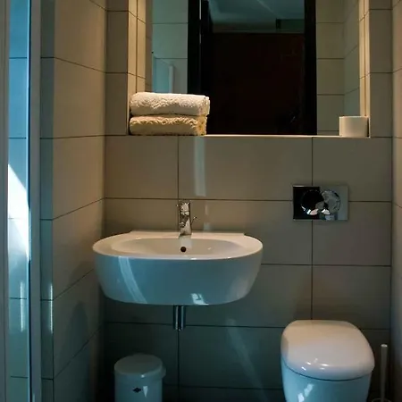 102 Spa102 假日公园 *